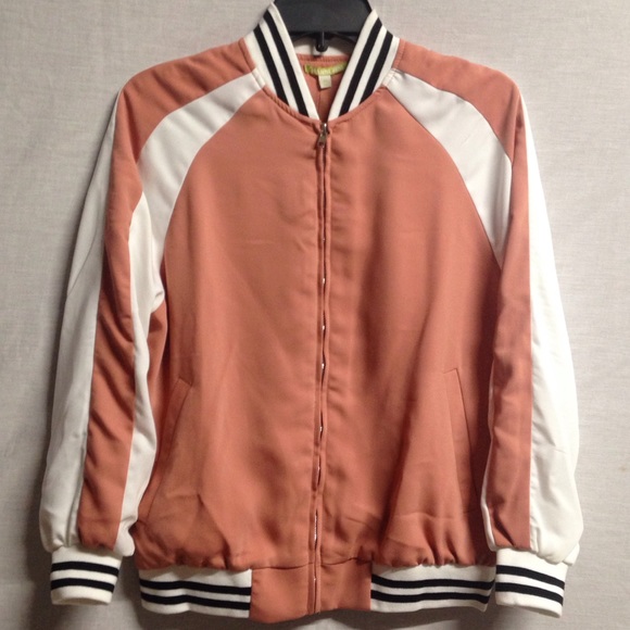 NWT GIANNI BINI BOMBER JACKET FLORAL EMBROIDERY XS - Picture 2 of 8